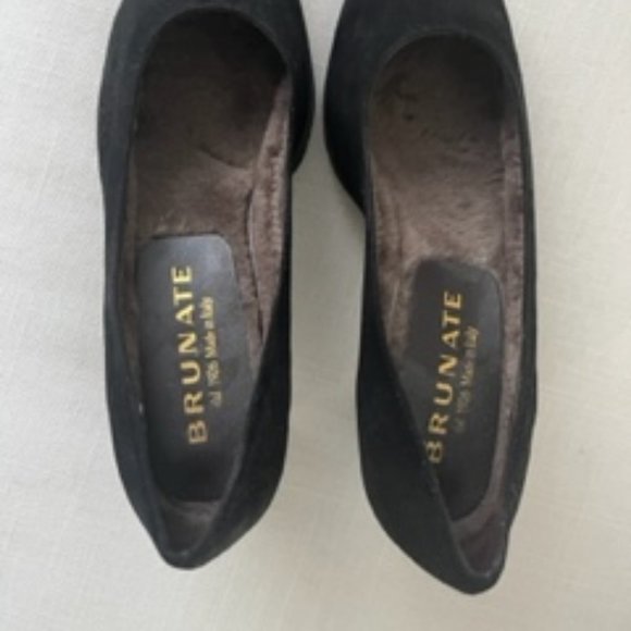 Shoes - Picture 2 of 4